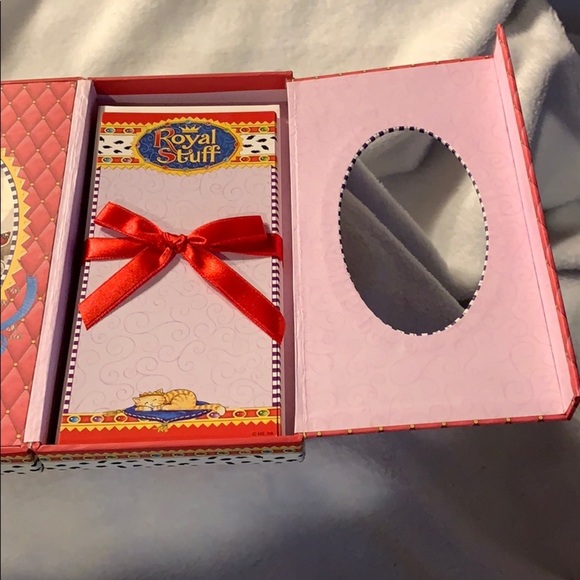 Mary Engelbreit Collectible“Queen”Box w/Stationary - Picture 3 of 5